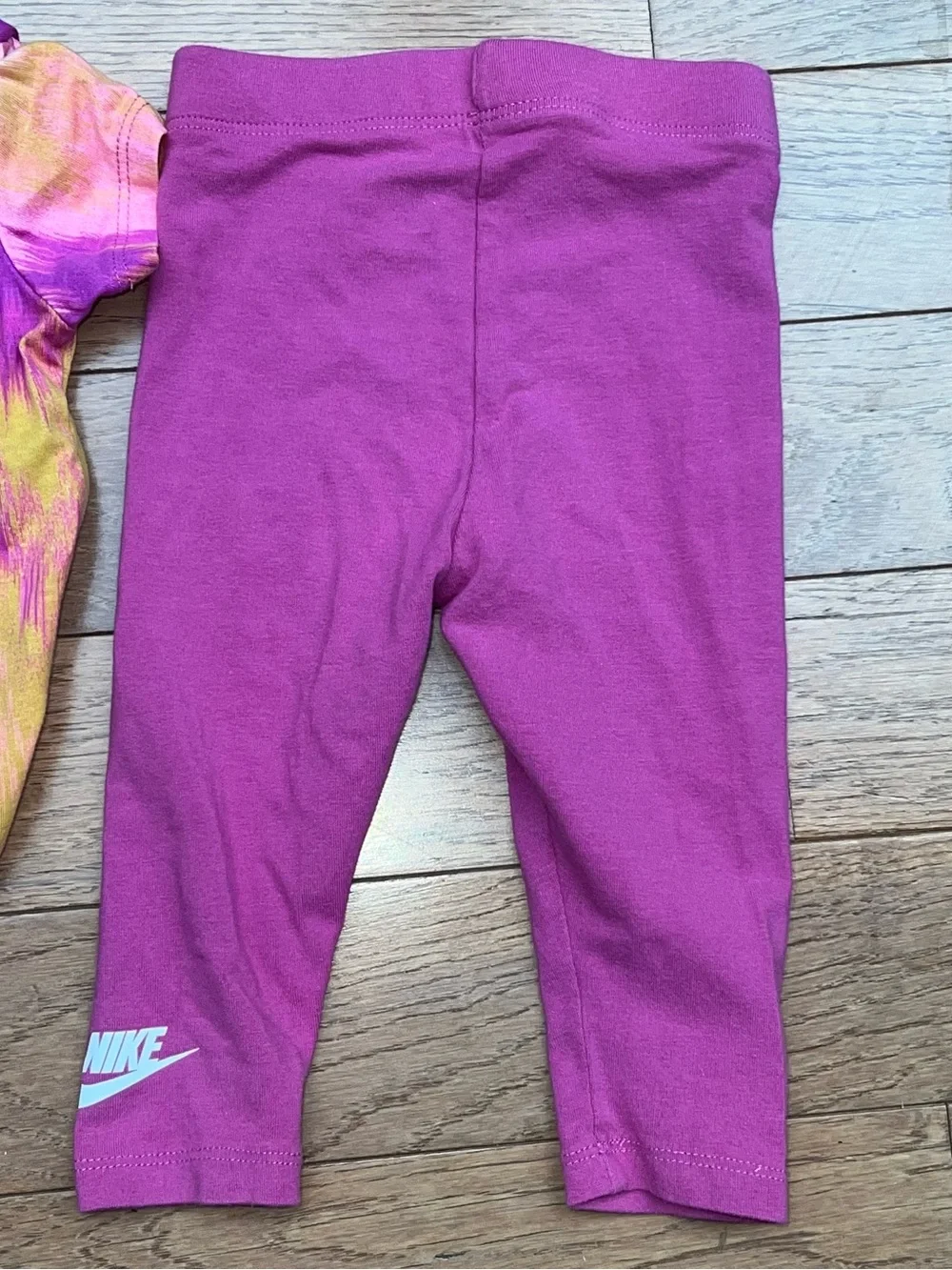 Nike Baby Girls' Pink & Yellow Tie-Dye Two-Piece Set 9 months - Picture 3 of 5